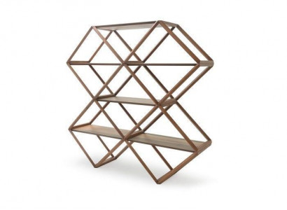 Armoire spacieuse avec étagères, couleur marron. Mobilier de salon de luxe.